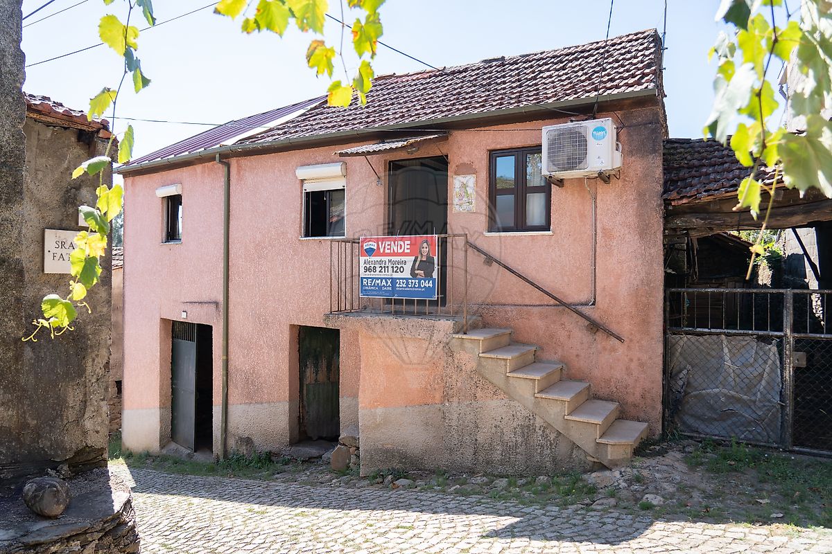 Moradia T2 - Mões, Castro Daire, Viseu