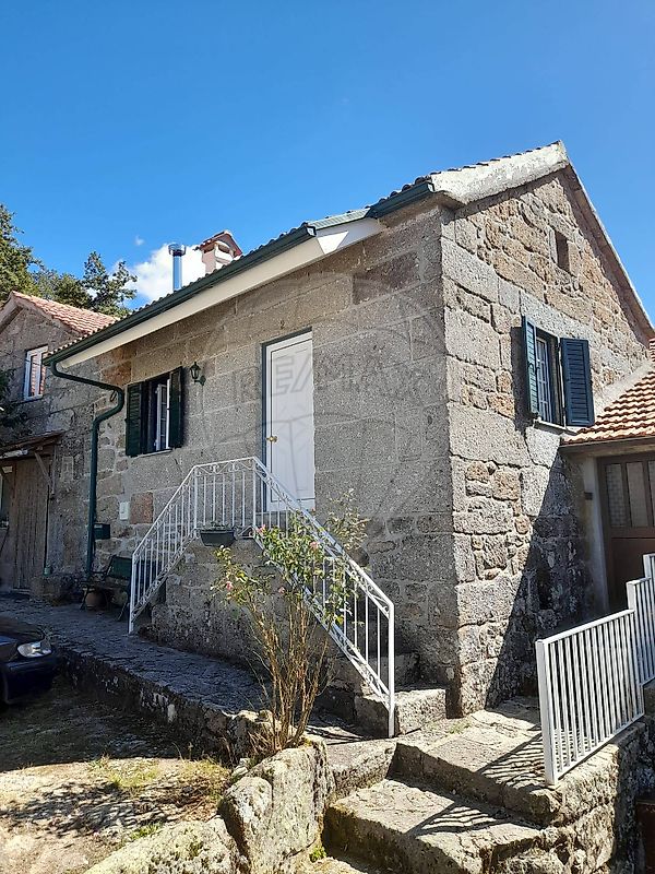 Moradia T2 - Gosende, Castro Daire, Viseu