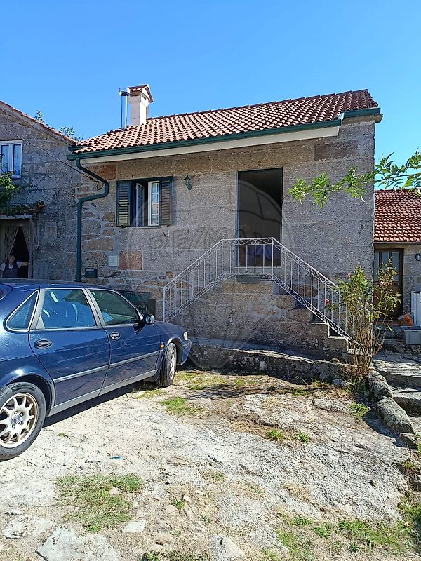Moradia T2 - Gosende, Castro Daire, Viseu