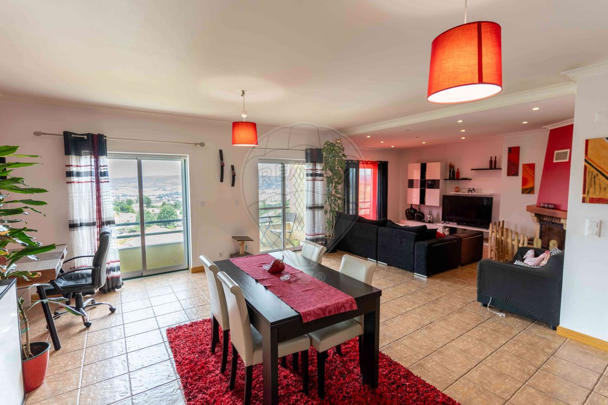 Apartamento T4 para venda