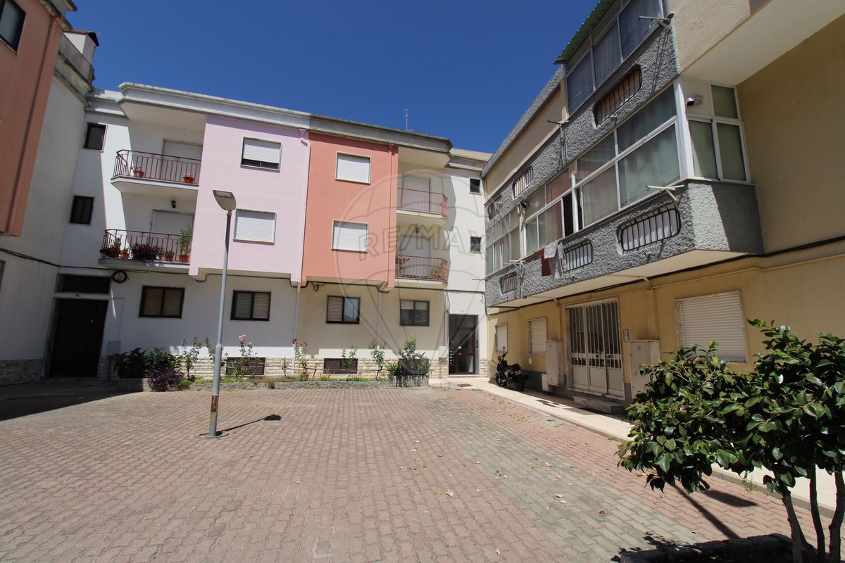 listing 126471011-44 picture-0