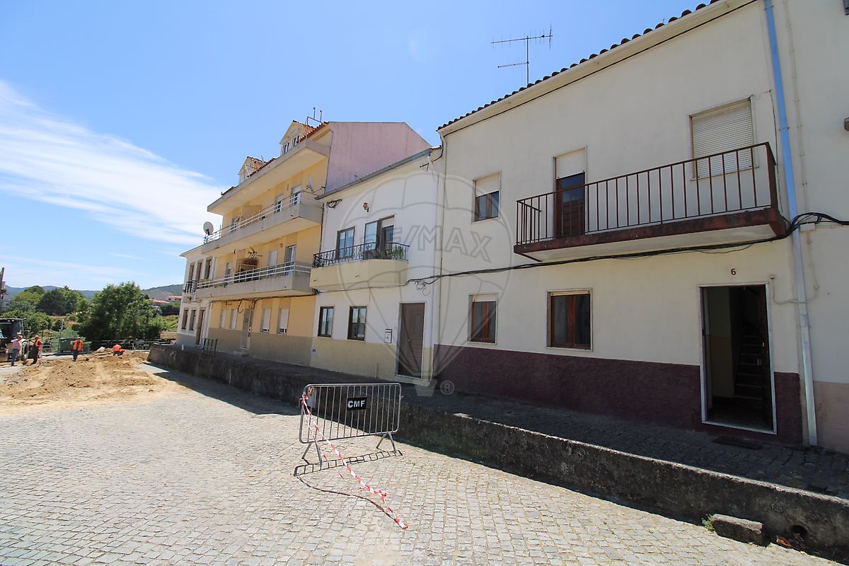 Moradia T4 para venda