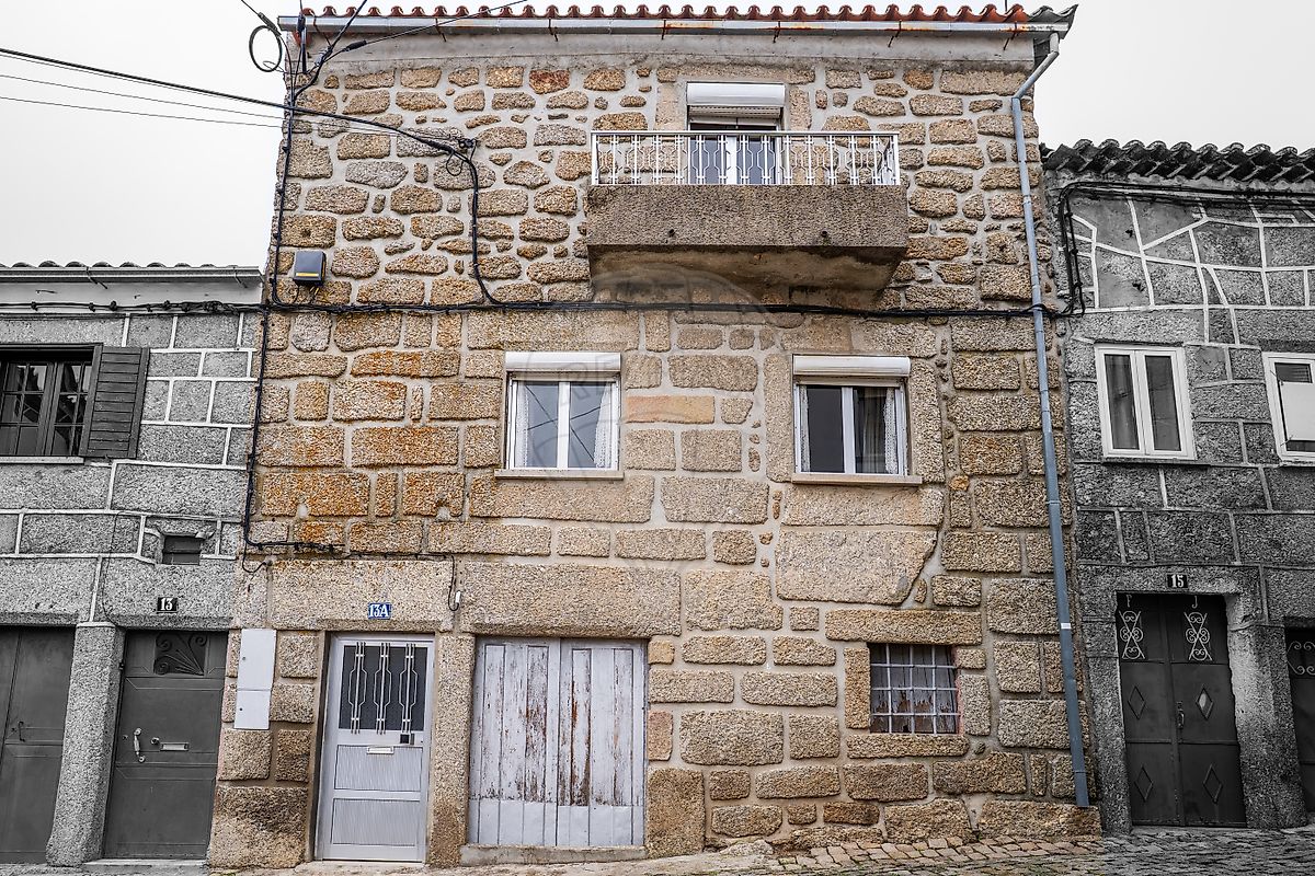 Moradia - Vale de Prazeres e Mata da Rainha, Fundão, Castelo Branco