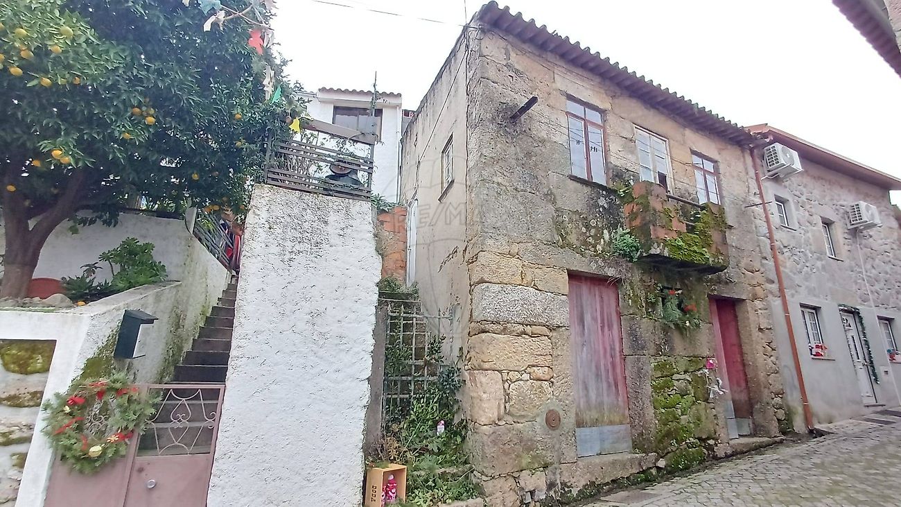 Moradia - Santa Marinha e São Martinho, Seia, Guarda