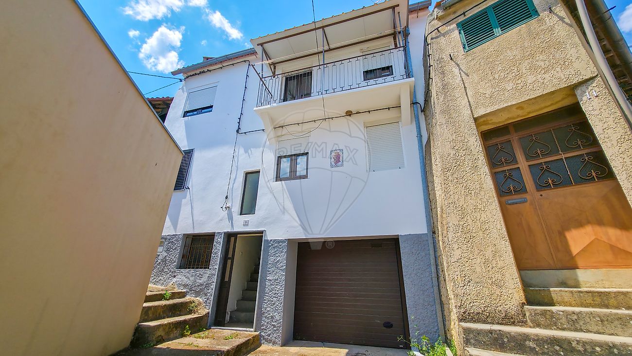 Moradia T3 à venda em Fundão