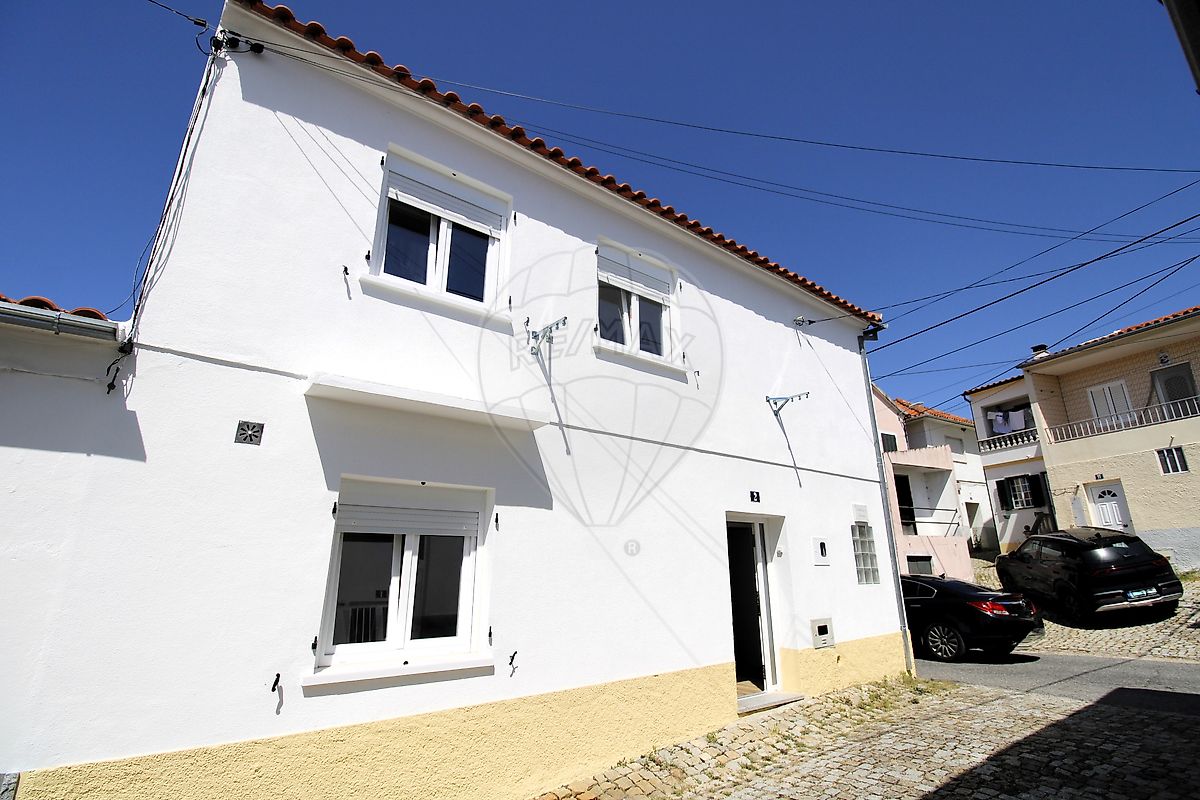 Moradia - Vale de Prazeres e Mata da Rainha, Fundão, Castelo Branco