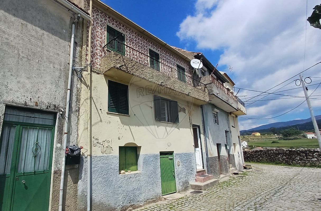 Apartamento T2 à venda em Gouveia