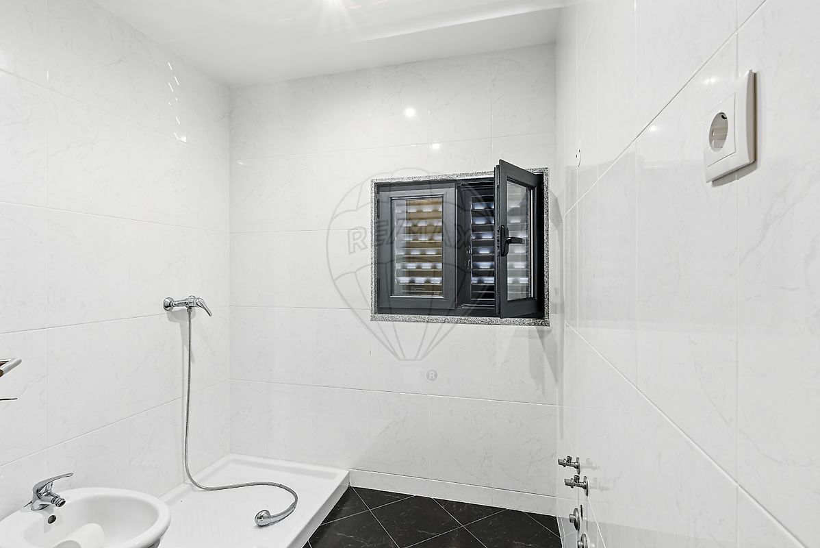 listing 126481193-13 picture-0