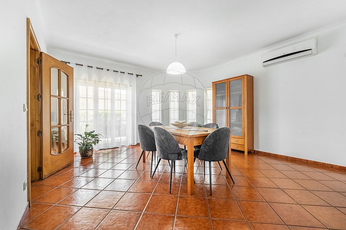 Moradia T4 para venda