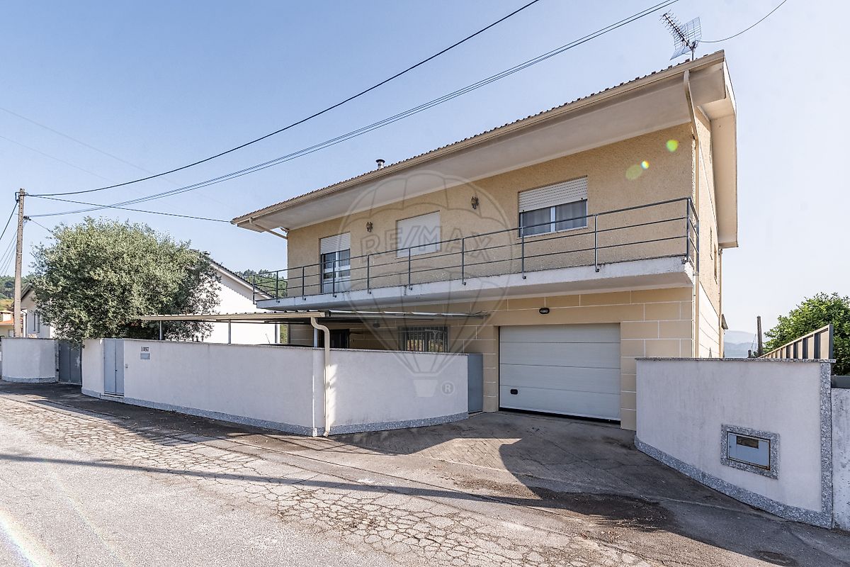 Moradia T4 para venda