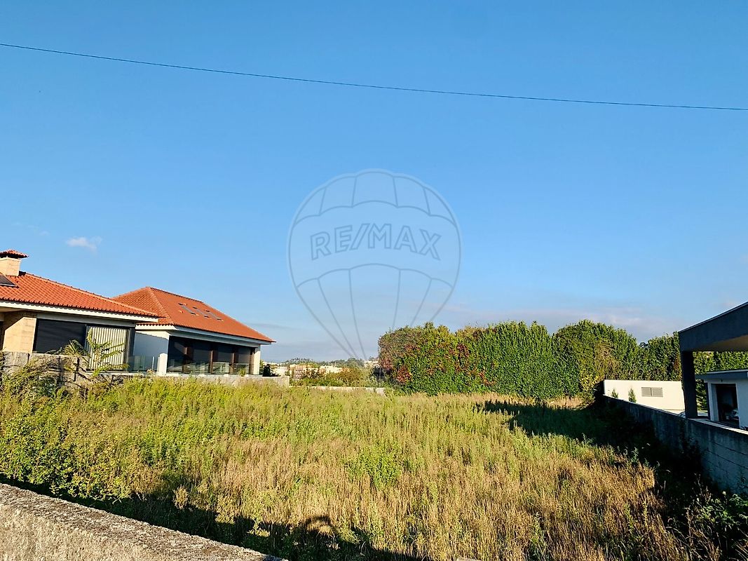 Land for sale in Vila Nova de Famalicão, Portugal — €115,000