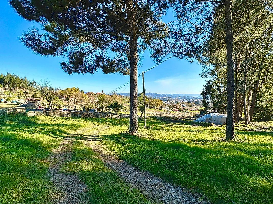 Land for sale in Guimarães, Portugal — €68,000