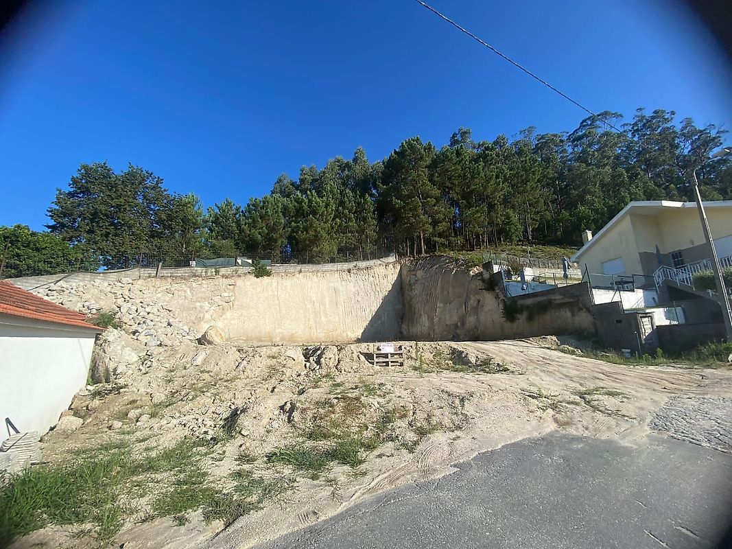 Terreno à venda em Vila Nova de Famalicão