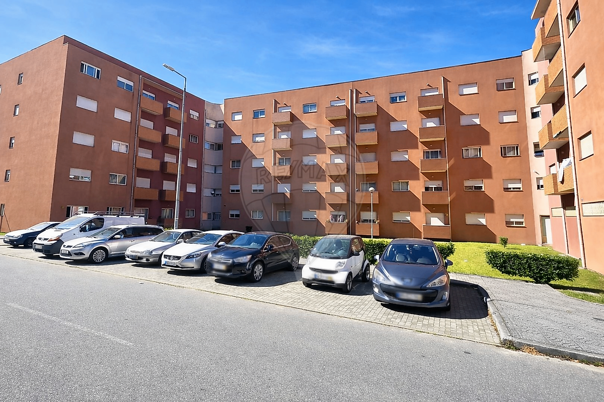 Garagem - Joane, Vila Nova de Famalicão, Braga