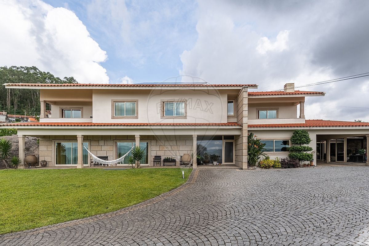 Moradia - Santa Maria Oliveira, Vila Nova de Famalicão, Braga
