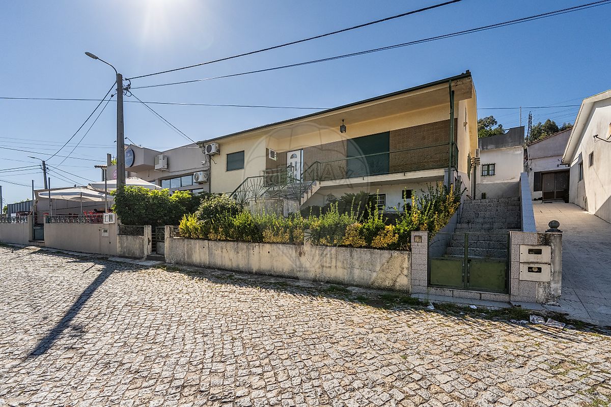 Apartamento T3 à venda em Vila Nova de Famalicão