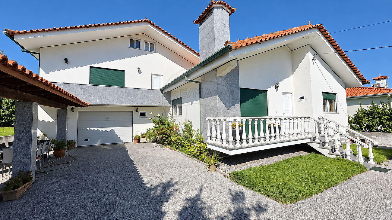 Moradia T4 à venda em Joane, €349.900