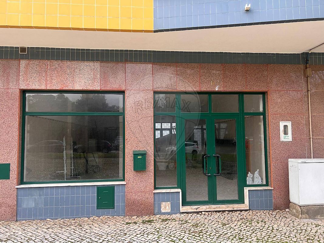 Loja - Laranjeiro e Feijó, Almada, Setúbal