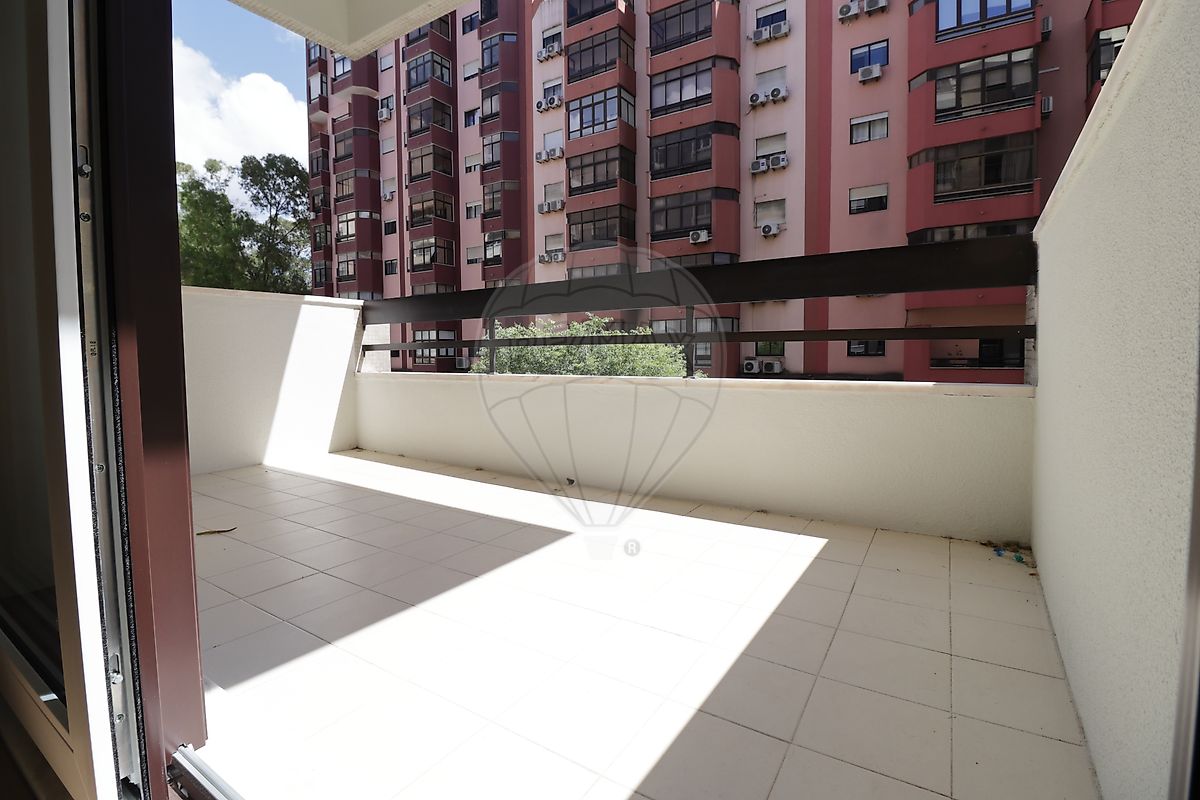 Apartamento T6 em Lumiar 24