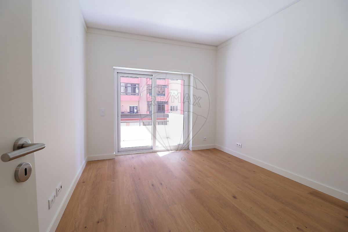 Apartamento T6 em Lumiar 17