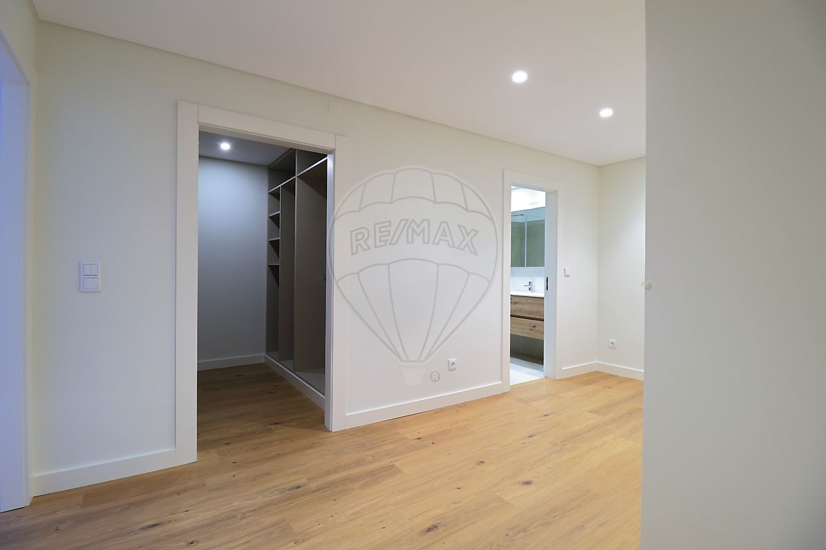 Apartamento T6 em Lumiar 1
