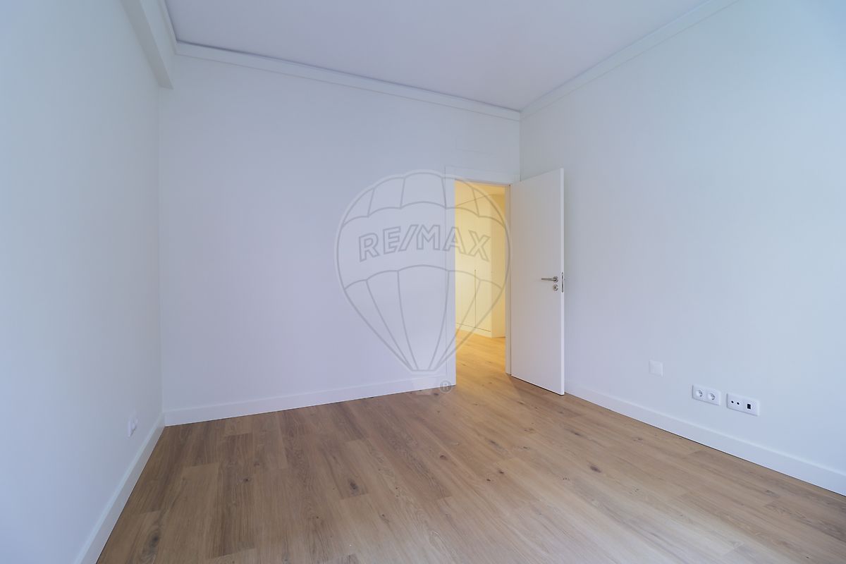 Apartamento T6 em Lumiar 26