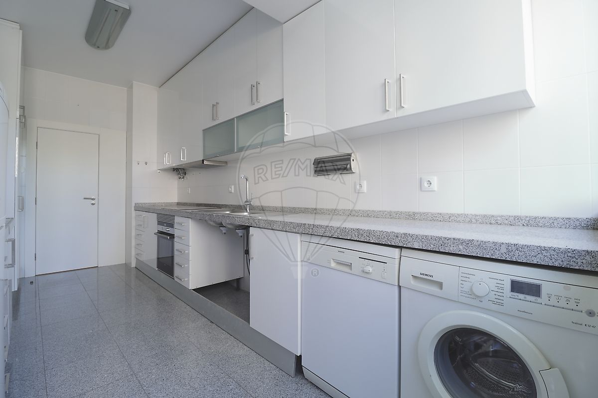 Apartamento T6 em Lumiar 3