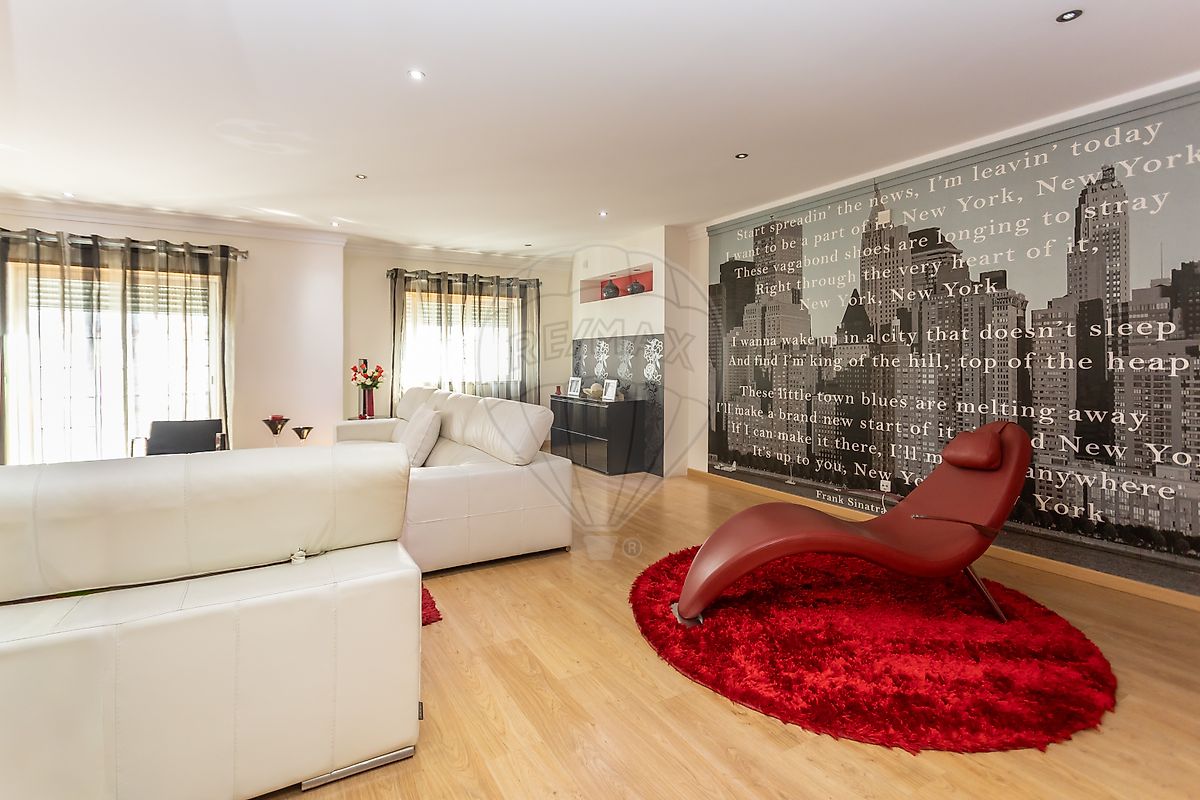 Apartamento T5 à venda em Seixal