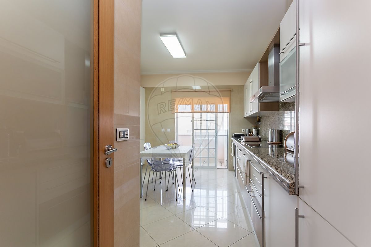 Apartamento T5 à venda em Amora, Seixal — foto 8