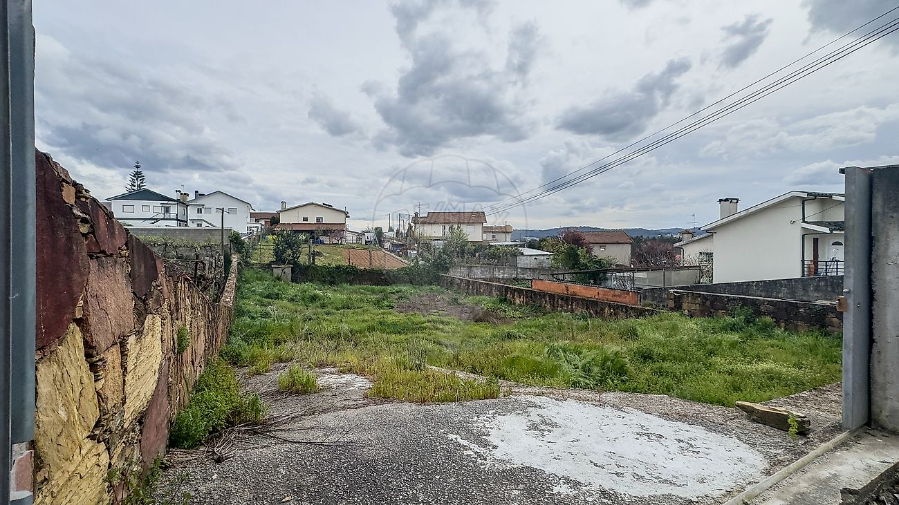 Land for sale in Vila Nova de Famalicão, Portugal — €79,000