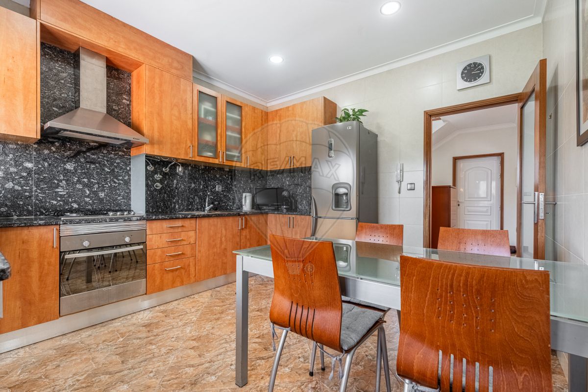 listing 126531008-83 picture-0