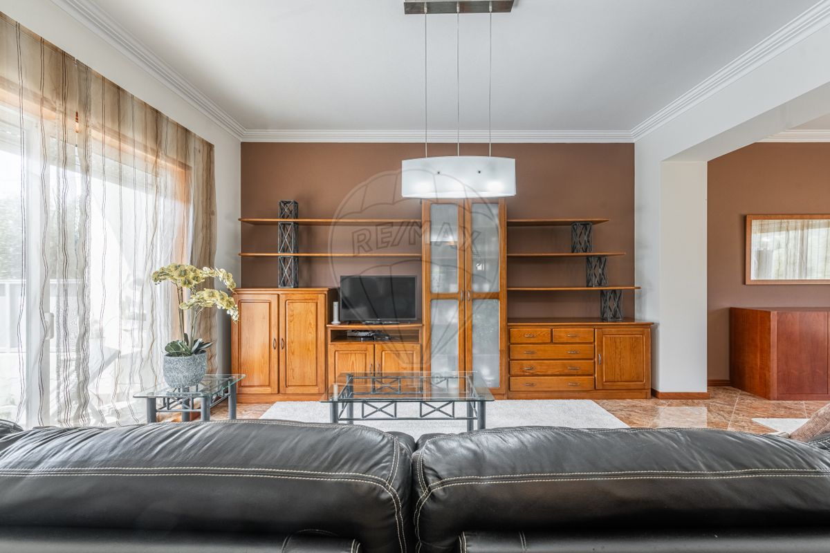 listing 126531008-83 picture-0