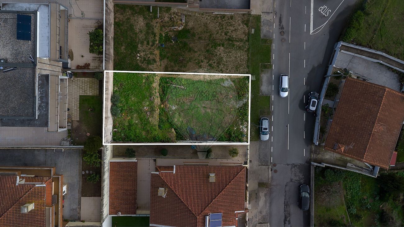 Terreno - Esmeriz e Cabeçudos, Vila Nova de Famalicão, Braga