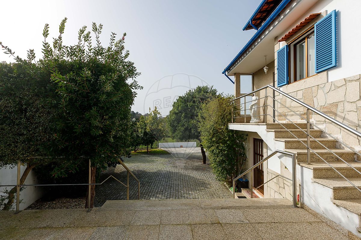 Moradia T6+ à venda em Santa Lucrécia de Algeriz e Navarra, Braga — foto 13