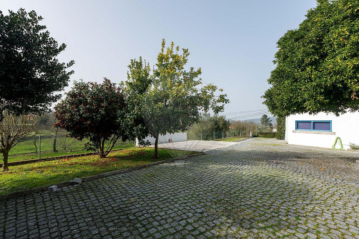 Moradia T6+ à venda em Santa Lucrécia de Algeriz e Navarra, Braga — foto 11
