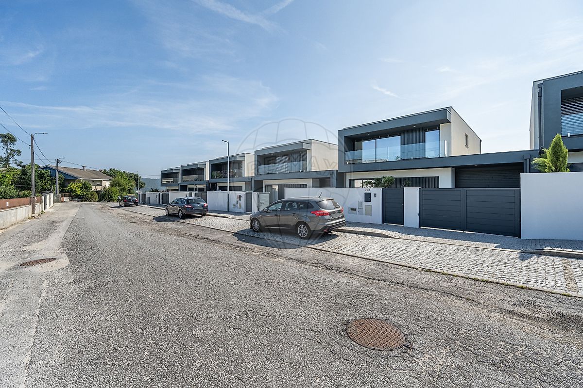 Moradia T4 à venda em Arnoso (Santa Maria e Santa Eulália) e Sezures, Vila Nova de Famalicão — foto 6