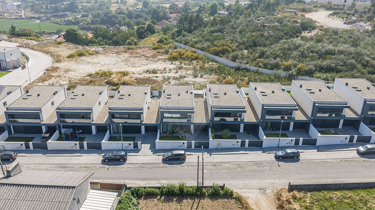 Moradia T4 à venda em Arnoso (Santa Maria e Santa Eulália) e Sezures, Vila Nova de Famalicão — foto 2