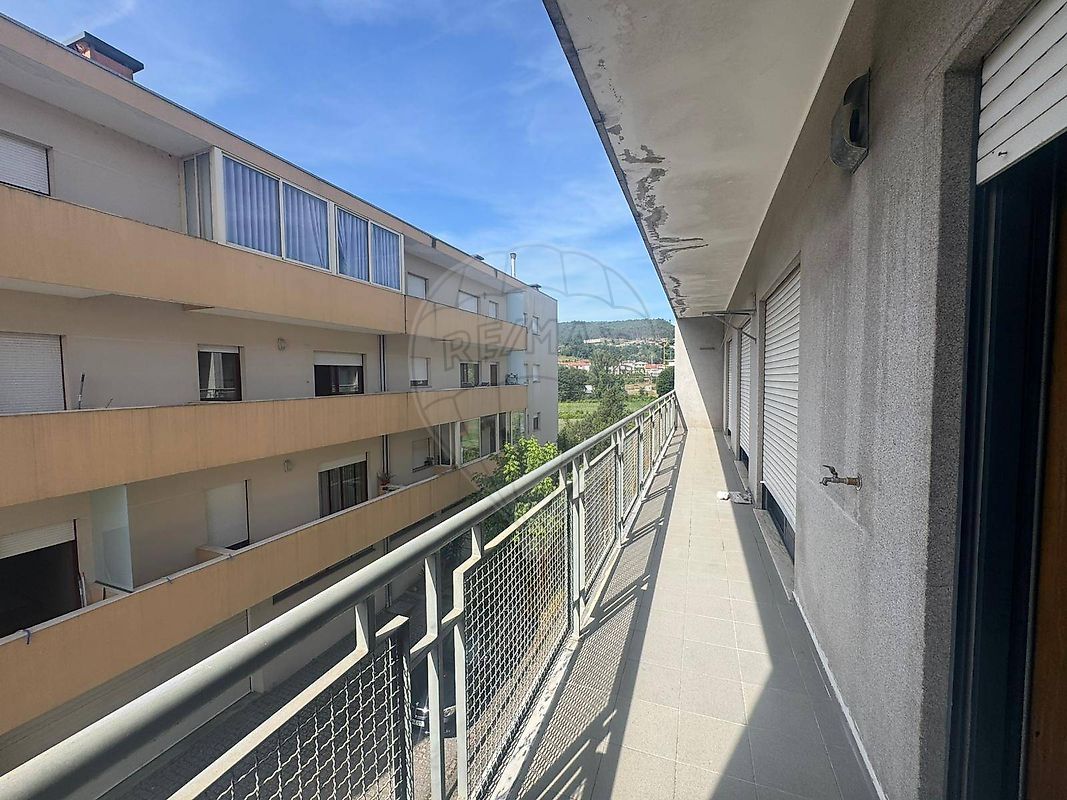 Apartamento T3 à venda em Póvoa de Lanhoso