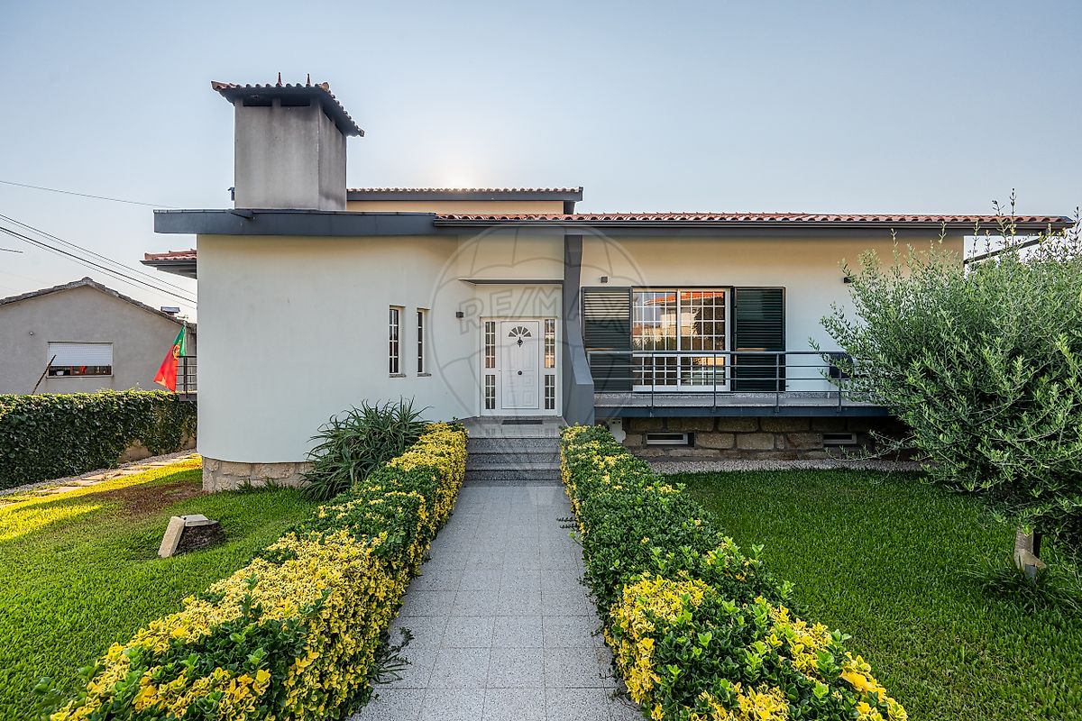Apartamento T4 à venda em Santo Tirso