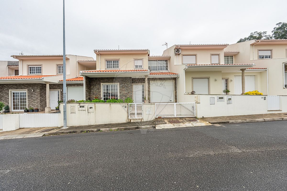 Apartamento T3 à venda em Vila Nova de Famalicão