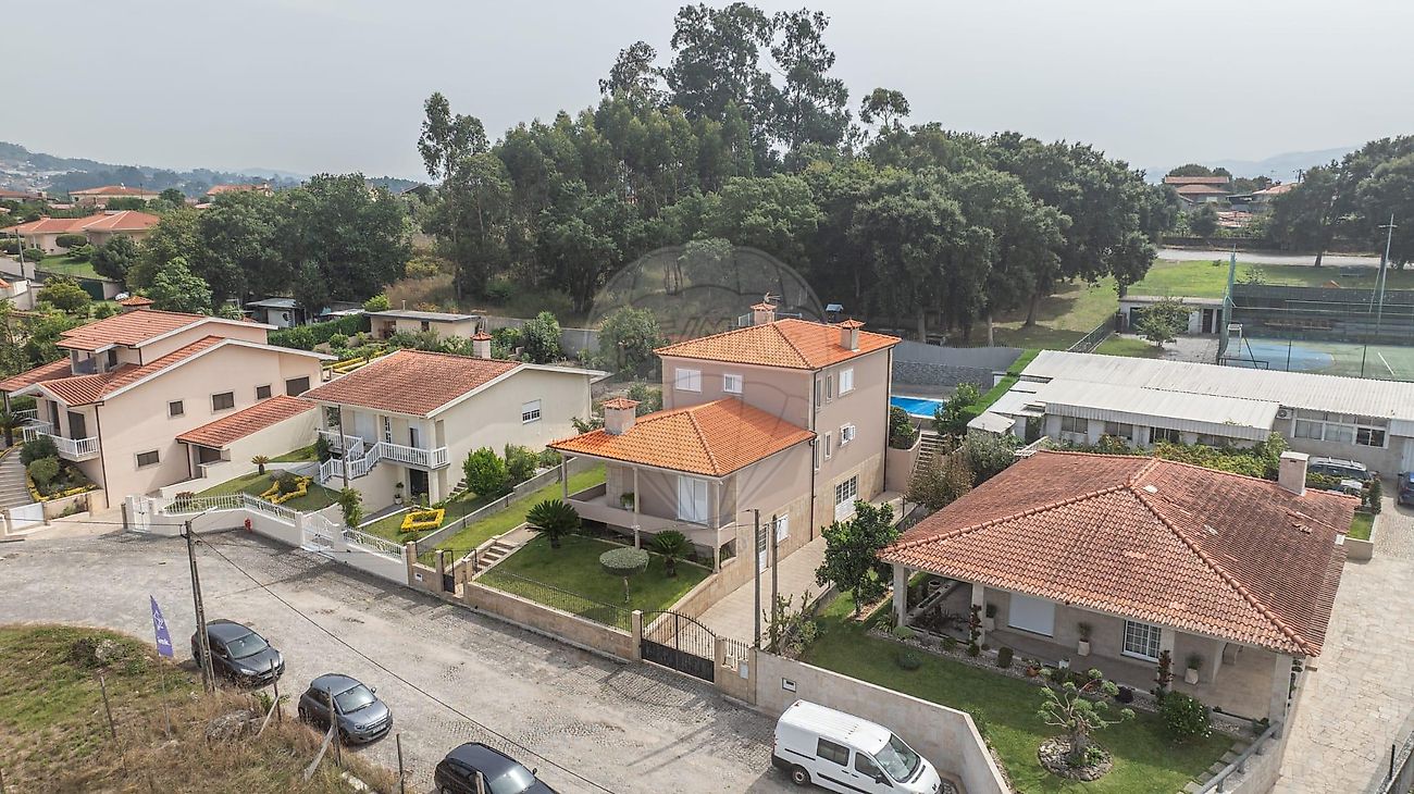 Moradia T4 à venda em Carreira e Bente, Vila Nova de Famalicão — foto 2