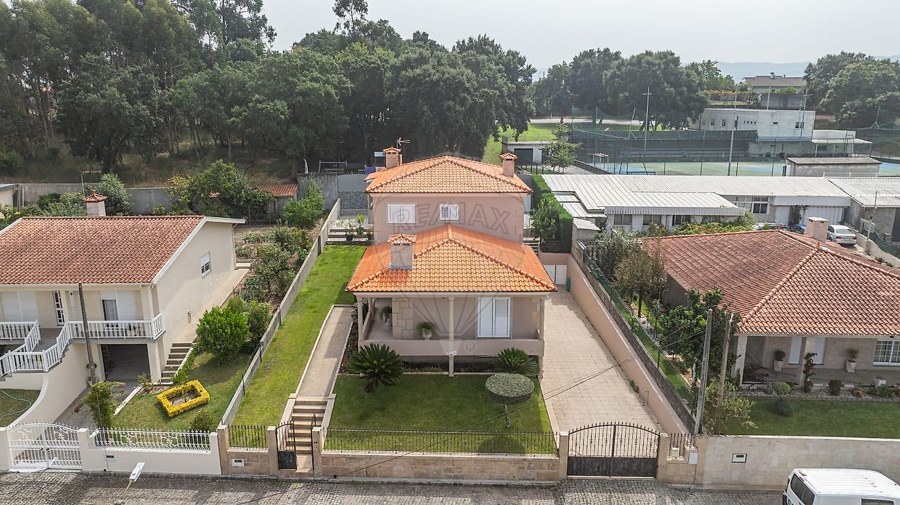 Moradia T4 à venda em Carreira e Bente, Vila Nova de Famalicão — foto 3
