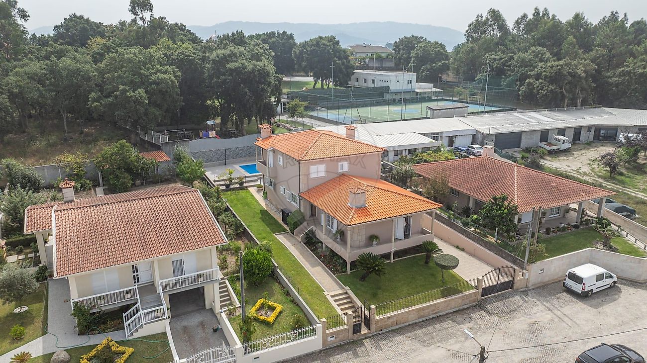 Moradia T4 - Carreira e Bente, Vila Nova de Famalicão, Braga