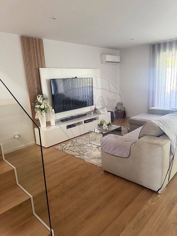 Apartamento T3 à venda em Vila Nova de Famalicão