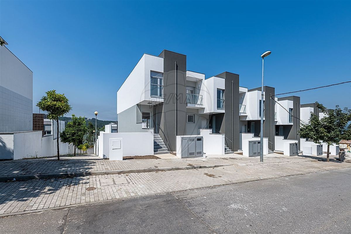 Apartamento T3 à venda em Vila Nova de Famalicão
