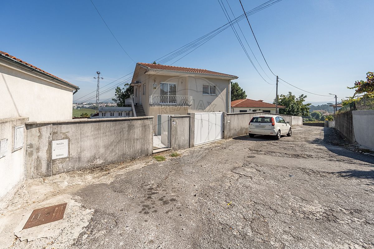 Apartamento T5 à venda em Vila Nova de Famalicão
