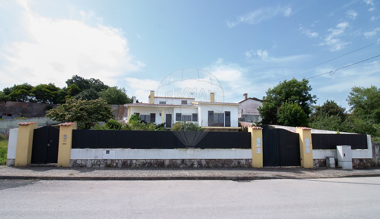 Moradia T4 à venda em Bombarral