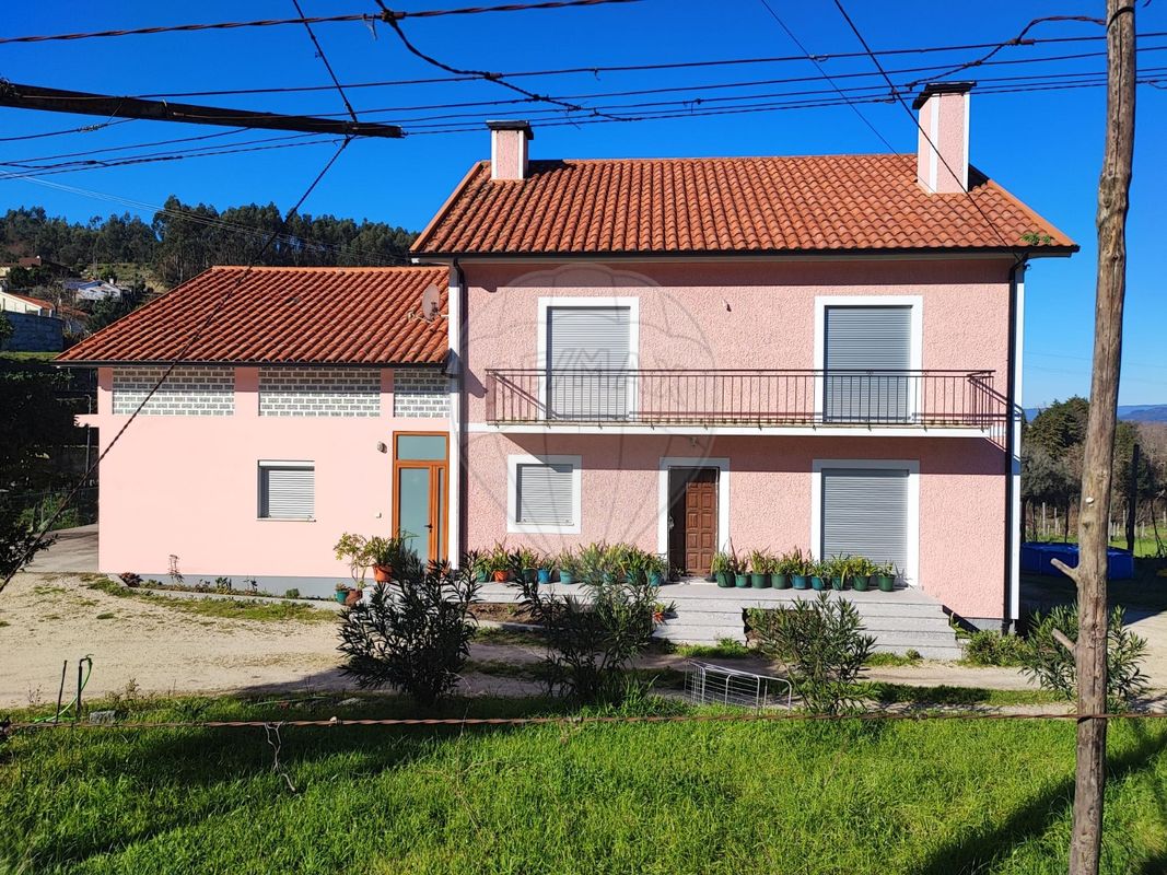 Moradia T4 para venda