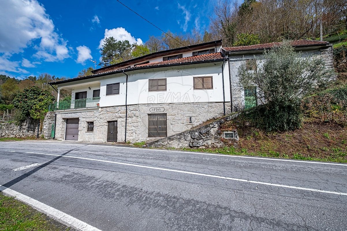 Moradia - Valdosende, Terras de Bouro, Braga
