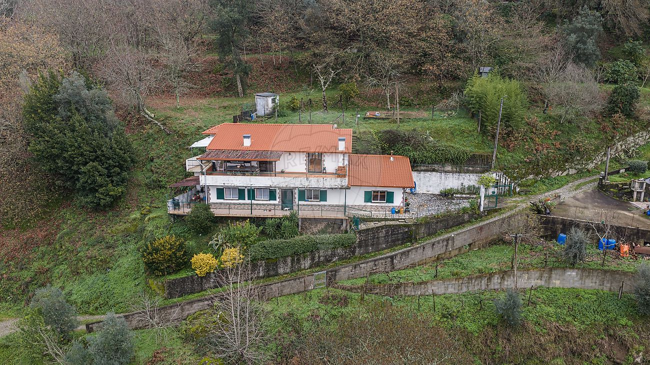 Moradia T4 à venda em Terras de Bouro
